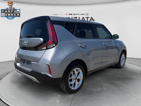 Certified 2025 Kia Soul LX w/ LX Technology Package FWD image 5