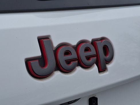Used 2020 Jeep Grand Cherokee Trailhawk AWD/4WD image 30