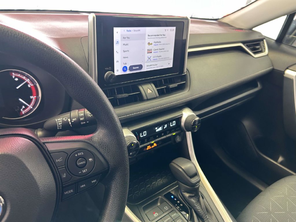Used 2025 Toyota RAV4 XLE AWD/4WD image 20
