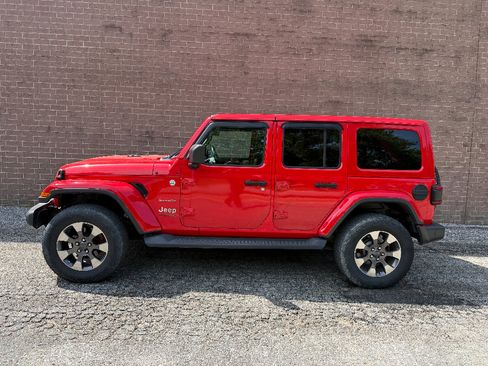 Used 2020 Jeep Wrangler Unlimited Sahara w/ Uconnect 4C Nav & Sound Group AWD/4WD image 3