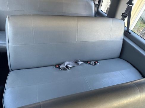 Used 1998 Ford E-350 and Econoline 350 Club Wagon image 27