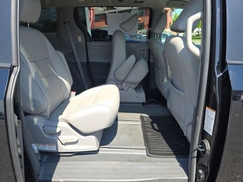 Used 2020 Toyota Sienna XLE w/ XLE Navigation Package AWD/4WD image 45