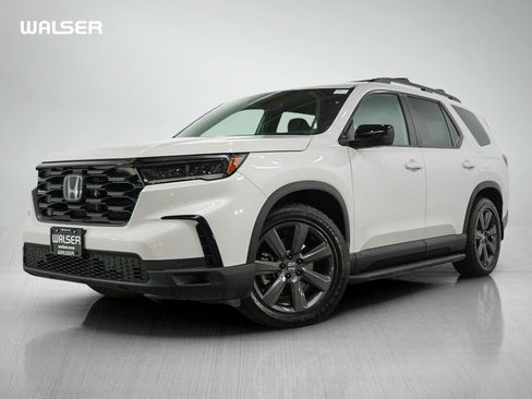 Used 2023 Honda Pilot Sport image 1