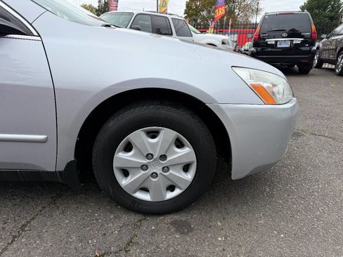 Used 2004 Honda Accord LX image 12