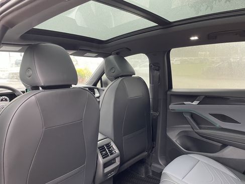 New 2026 Volkswagen Tiguan SE R-Line image 13