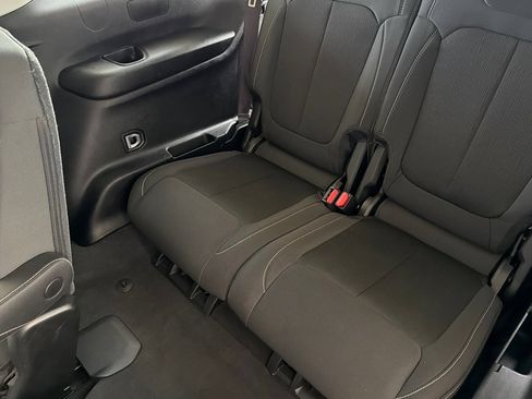 Used 2023 Jeep Grand Cherokee L Laredo RWD image 17