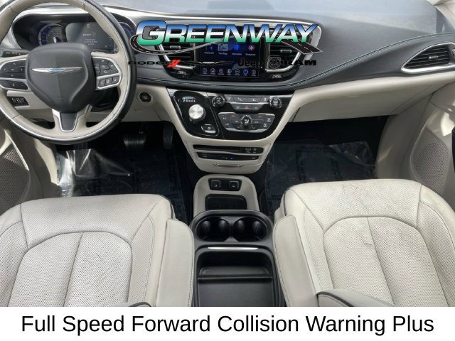 Used 2017 Chrysler Pacifica Platinum FWD image 17