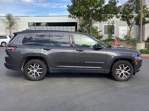 Used 2024 Jeep Grand Cherokee L Limited w/ Luxury Tech Group II image 2