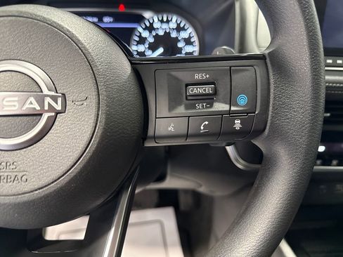 Used 2023 Nissan Rogue SV AWD/4WD image 4