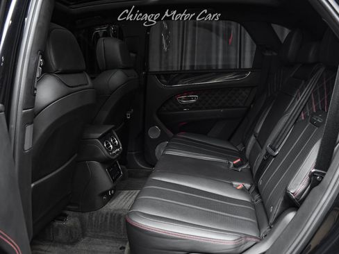 Used 2021 Bentley Bentayga AWD/4WD image 34