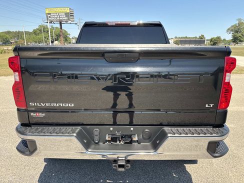 Used 2021 Chevrolet Silverado 1500 LT AWD/4WD image 5