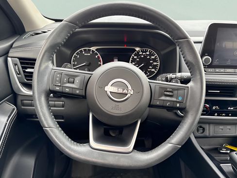 Certified 2024 Nissan Rogue SV w/ SV Premium Package AWD/4WD image 14