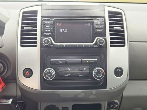 Used 2018 Nissan Frontier SV image 22