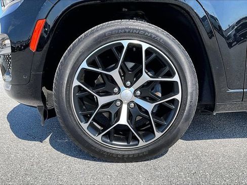 Used 2022 Jeep Grand Cherokee Summit AWD/4WD image 7