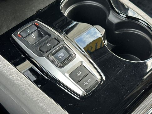 Used 2018 Honda Pilot Touring image 23