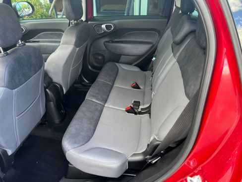 Used 2014 FIAT 500L Lounge w/ Mutually Exclusive Package image 8