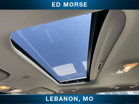 Used 2025 Hyundai Venue SEL FWD image 18