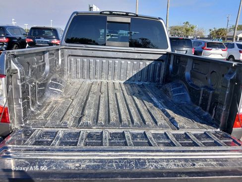 Used 2018 Nissan Titan SV RWD image 7
