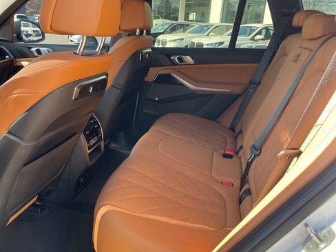 Used 2024 BMW X5 xDrive40i w/ Premium Package image 6