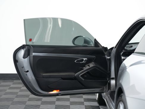 Used 2019 Porsche 911 Carrera 4S image 23