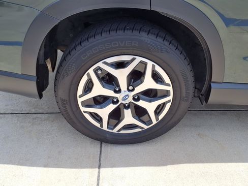Used 2024 Subaru Forester Premium AWD/4WD image 27