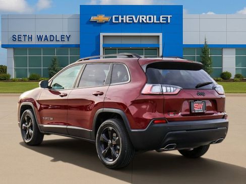 Used 2019 Jeep Cherokee Latitude Plus AWD/4WD image 5