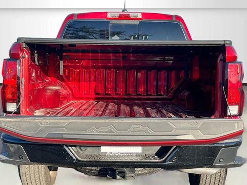Used 2025 Chevrolet Colorado W/T RWD image 24