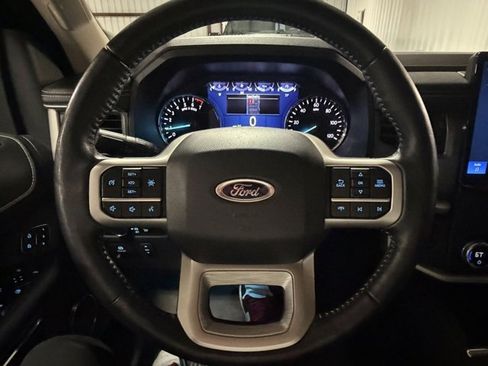 Used 2024 Ford Expedition XLT image 15