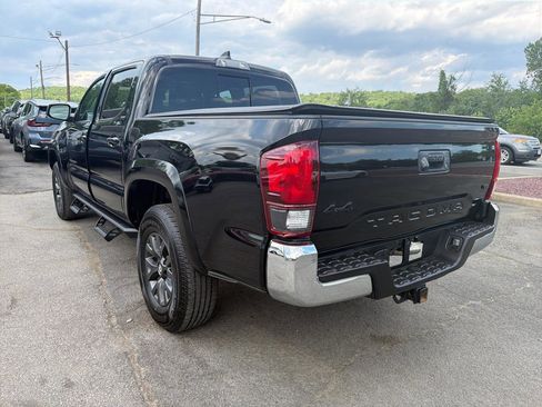 Used 2023 Toyota Tacoma SR5 AWD/4WD image 12
