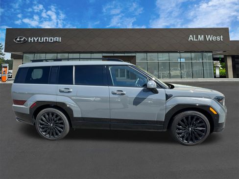 Used 2025 Hyundai Santa Fe Calligraphy AWD/4WD image 4