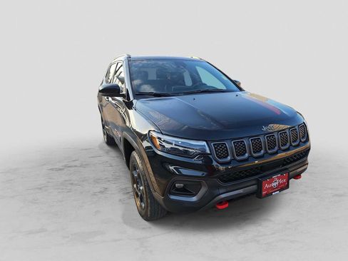 Used 2023 Jeep Compass Trailhawk w/ Trailhawk Elite Group image 2