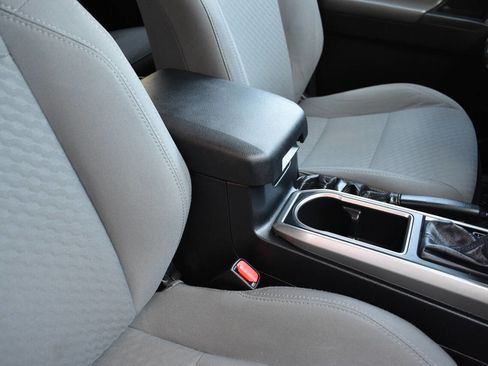 Used 2020 Toyota Tacoma SR5 image 26