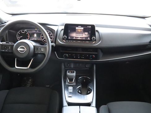 Used 2024 Nissan Rogue S FWD image 27