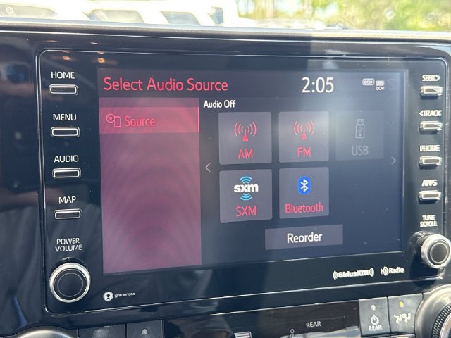 Used 2022 Toyota Highlander XLE FWD image 16