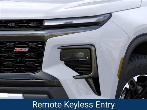 New 2027 Chevrolet Traverse Z71 w/ Driver Confidence Package AWD/4WD image 11