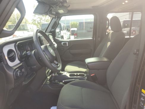 Used 2024 Jeep Wrangler Unlimited Sport AWD/4WD image 14