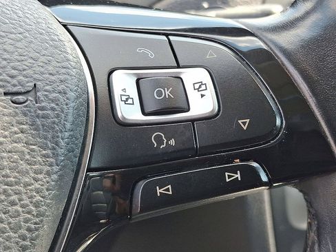 Used 2017 Volkswagen Jetta SE FWD image 24