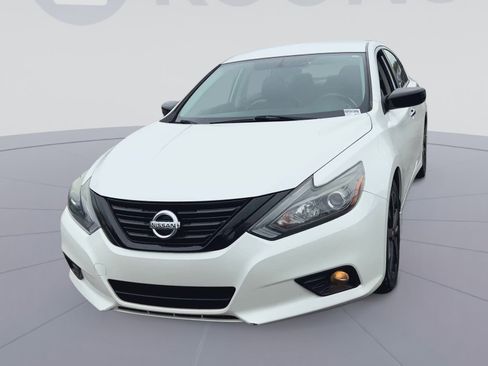 Used 2018 Nissan Altima 2.5 SR w/ SR Midnight Edition FWD image 5