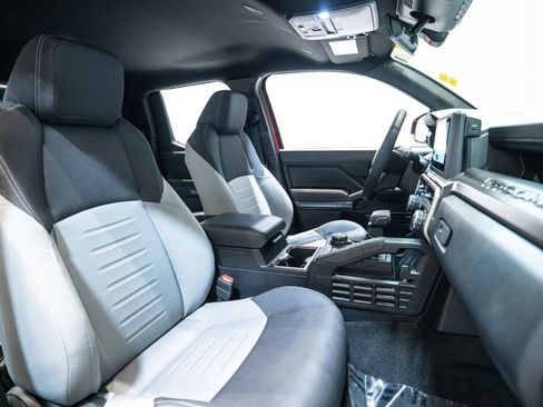 Certified 2025 Toyota Tacoma TRD Off-Road image 17