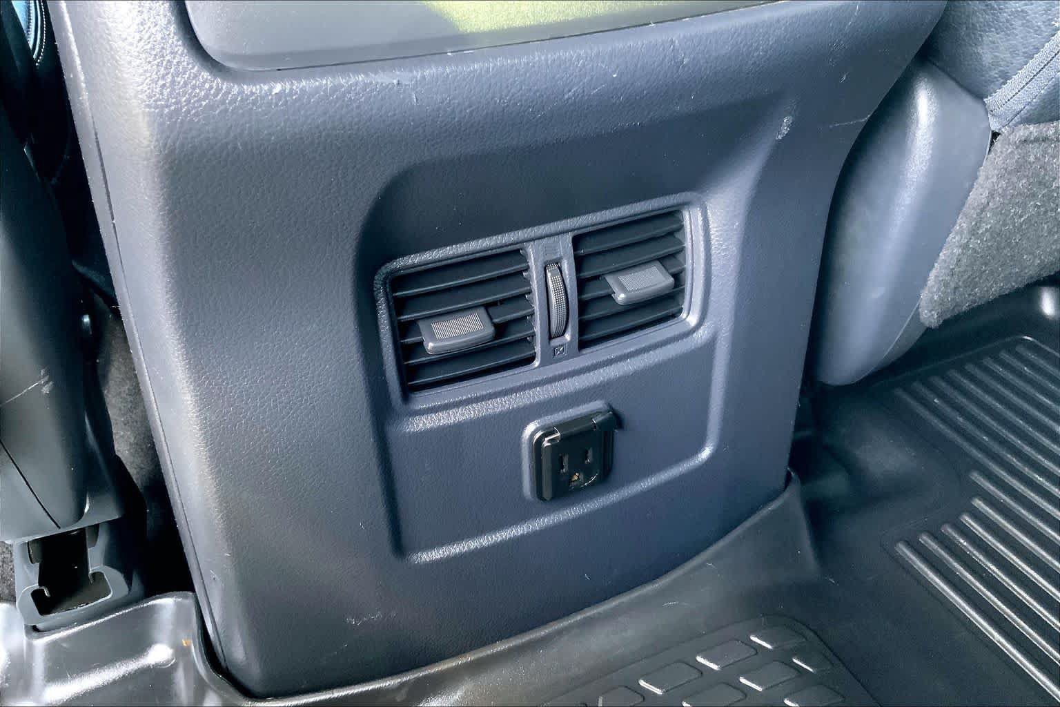 Used 2018 Nissan Titan SL w/ Midnight Edition AWD/4WD image 36