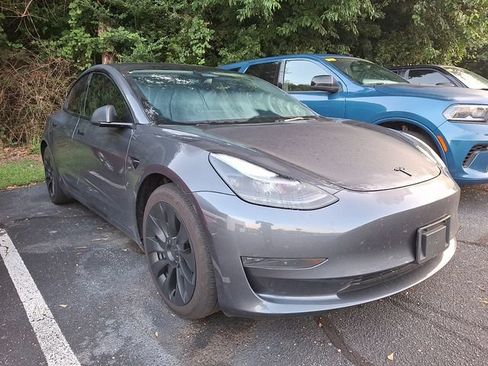 Used 2023 Tesla Model 3 Standard Range RWD image 3