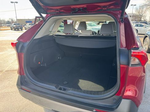 Used 2020 Toyota RAV4 Limited image 33