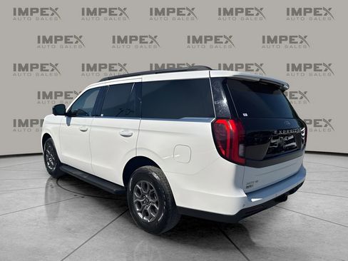 Used 2025 Ford Expedition Active AWD/4WD image 3