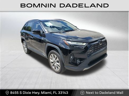 Used 2022 Toyota RAV4 Limited image 1