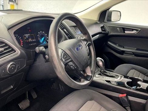 Used 2016 Ford Edge SE image 14