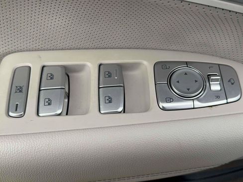 Used 2023 Genesis G70 2.0T w/ Sport Prestige Package image 13