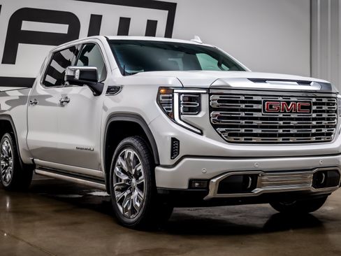 Used 2024 GMC Sierra 1500 Denali w/ Denali Reserve Package AWD/4WD image 29