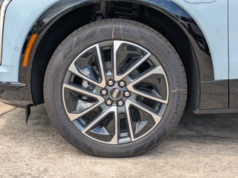 New 2025 Cadillac Optiq Sport 1 image 25