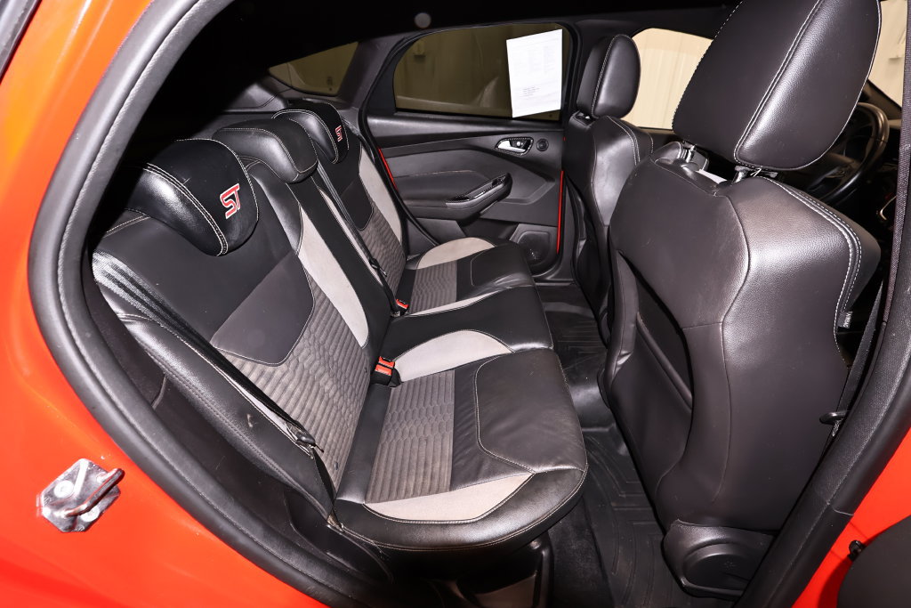 Used 2015 Ford Focus ST w/ Equipment Group 401A FWD image 13