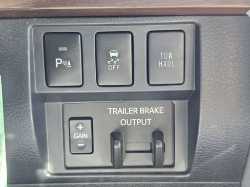 Used 2019 Toyota Tundra Limited w/ Limited Premium Package AWD/4WD image 36
